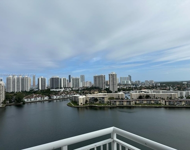 18081 Biscayne Blvd - Photo Thumbnail 3