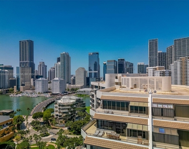 520 Brickell Key Dr - Photo Thumbnail 44