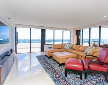 520 Brickell Key Dr - Photo Thumbnail 3