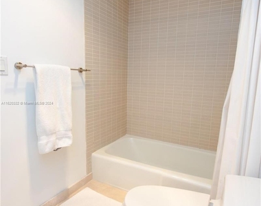 520 Brickell Key Dr - Photo Thumbnail 27