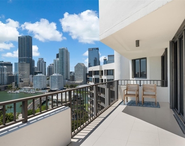 520 Brickell Key Dr - Photo Thumbnail 40