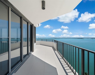 520 Brickell Key Dr - Photo Thumbnail 41