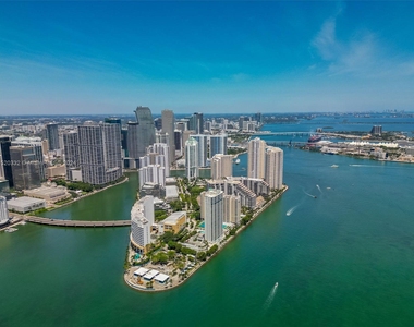 520 Brickell Key Dr - Photo Thumbnail 54