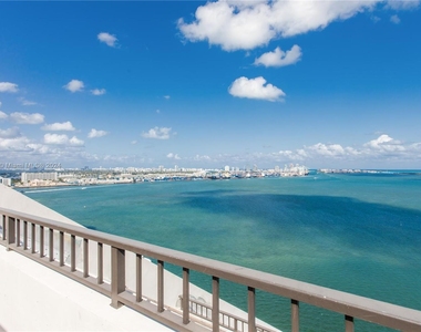 520 Brickell Key Dr - Photo Thumbnail 1