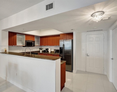 16699 Collins Ave - Photo Thumbnail 1