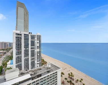 16699 Collins Ave - Photo Thumbnail 28