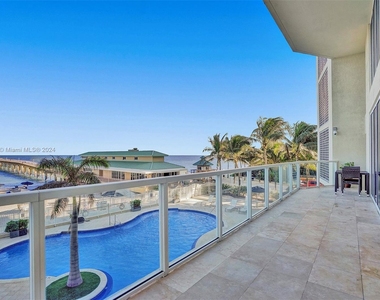 16699 Collins Ave - Photo Thumbnail 33