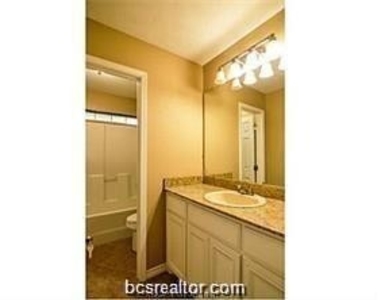 2307 Carnation Court - Photo Thumbnail 12