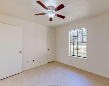 908 Val Verde Drive - Photo Thumbnail 39