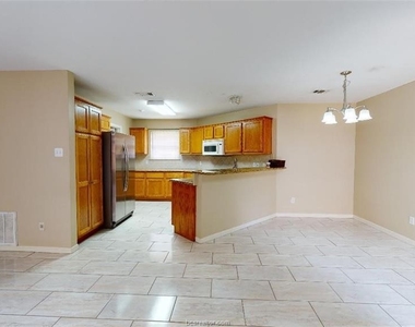 822 Azalea Court - Photo Thumbnail 6