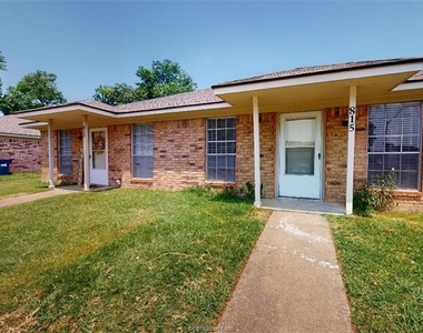 815 Llano Place - Photo Thumbnail 21