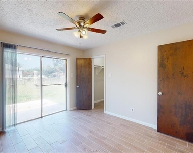 815 Llano Place - Photo Thumbnail 17