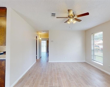 815 Llano Place - Photo Thumbnail 1