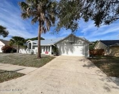 708 Fishtail Palm Boulevard - Photo Thumbnail 2