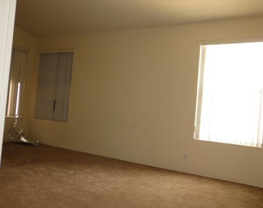 9442 E Lompoc Avenue - Photo Thumbnail 29