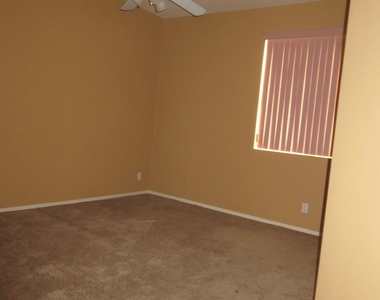 9442 E Lompoc Avenue - Photo Thumbnail 23