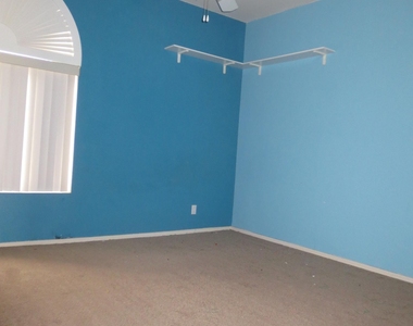 9442 E Lompoc Avenue - Photo Thumbnail 25