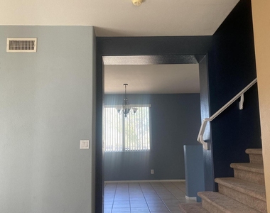 9442 E Lompoc Avenue - Photo Thumbnail 7