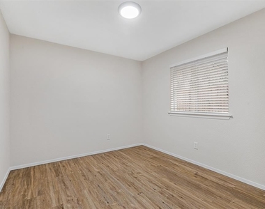 1503 Montclair Street - Photo Thumbnail 10