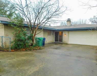 1128 Thomas Street - Photo Thumbnail 25