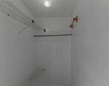 9805 Walnut Street - Photo Thumbnail 8