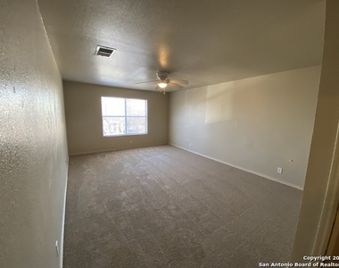 3638 Candlehead Ln - Photo Thumbnail 13