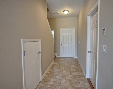 7026 Woodchase Glen Drive - Photo Thumbnail 9