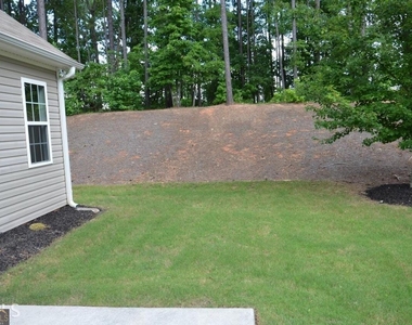 200 Greenview Drive - Photo Thumbnail 15