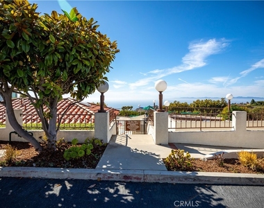 15 Ocean Crest Court - Photo Thumbnail 43