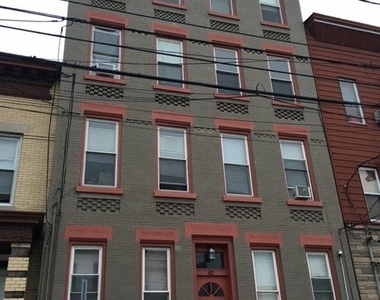 42 Beacon Ave - Photo Thumbnail 12