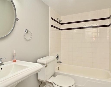 9723 Kings Crown Ct - Photo Thumbnail 10