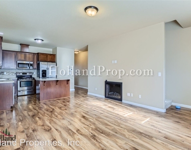 2548 Carson Loop - Photo Thumbnail 5