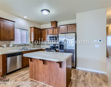 2548 Carson Loop - Photo Thumbnail 6