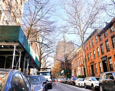 West 11th Street - Photo Thumbnail 7