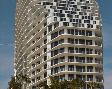 525 N Fort Lauderdale Beach Blvd - Photo Thumbnail 4