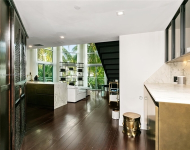 7728 Collins Ave - Photo Thumbnail 13