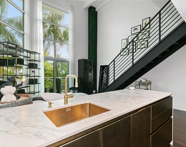 7728 Collins Ave - Photo Thumbnail 17