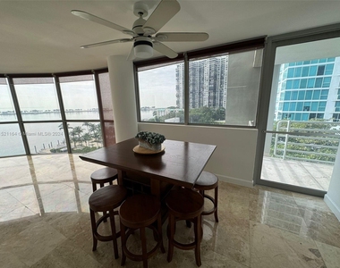 2025 Brickell Ave - Photo Thumbnail 7