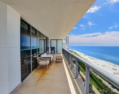 5875 Collins Ave - Photo Thumbnail 21