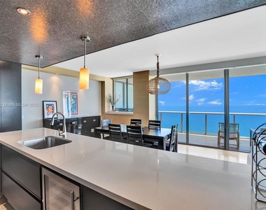 5875 Collins Ave - Photo Thumbnail 15