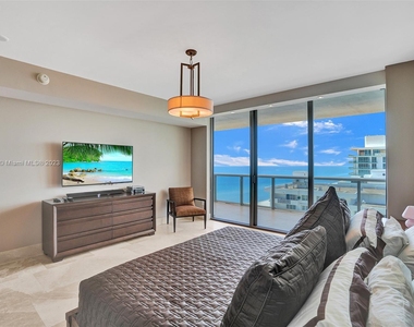 5875 Collins Ave - Photo Thumbnail 27