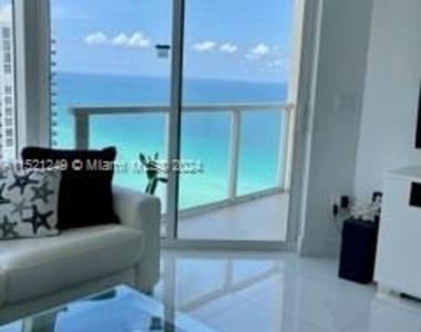 16699 Collins Ave - Photo Thumbnail 4