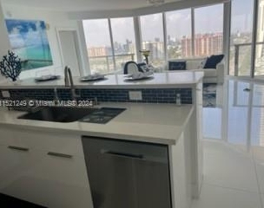 16699 Collins Ave - Photo Thumbnail 8