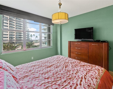 5161 Collins Ave - Photo Thumbnail 10