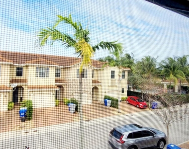 1042 Nw 33rd Mnr - Photo Thumbnail 11