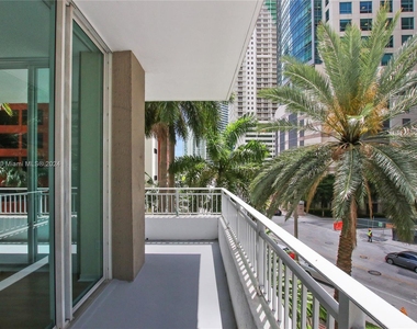 1111 Brickell Bay Dr - Photo Thumbnail 19