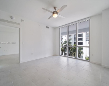 2150 N Bayshore Dr - Photo Thumbnail 6