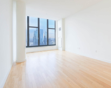 105 W 29th Street - Photo Thumbnail 60