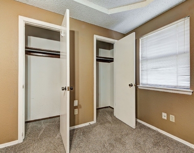 4509 Royal Oak Drive - Photo Thumbnail 20