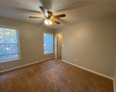 605 Suwanee Lakes Circle - Photo Thumbnail 20